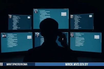 Жительница Гомеля стала курьером телефонных мошенников: оставила деньги двух пенсионеров на дороге, а свои сбережения забрала